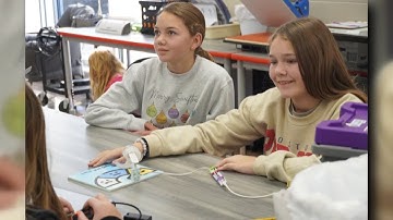 Carlisle Elementary opens new innovation studio with Vincennes University