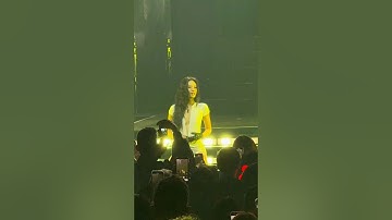 Jennie “filter” performance in LA.🖤💗
