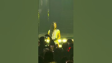 Jennie “filter” performance in LA.🖤💗