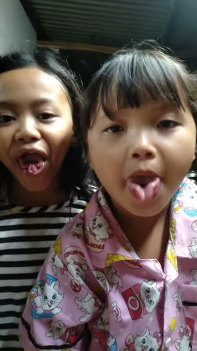 WOW!!! lidah bisa dilipat?? (zahra & billa)