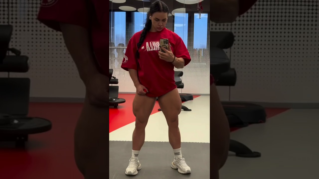 Hard Work = Girl Power 😮 Motivation hulk Gym Girls 