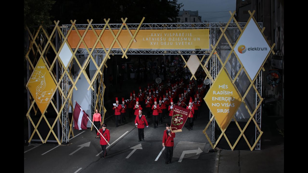 JPO Auseklītis defilē 