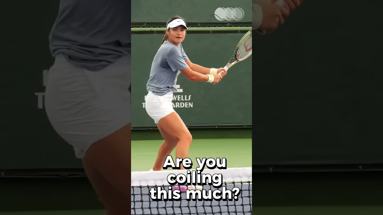 Excellent #tennisbackhand preparation by Emma Raducanu.