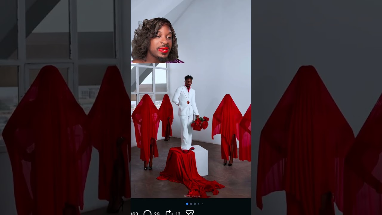 Мадам Тереза ​​оценивает фотографии ко Дню святого Валентина.