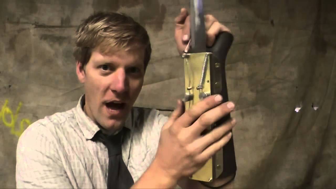 REAL Assassin's Creed HIDDEN BLADE & ROPE LAUNCHER YouTube