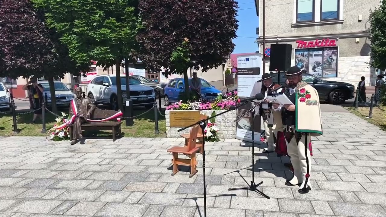 Uroczyste odsłonięcie pomnika - ławeczki Władysława Orkana w Czarnym Dunajcu