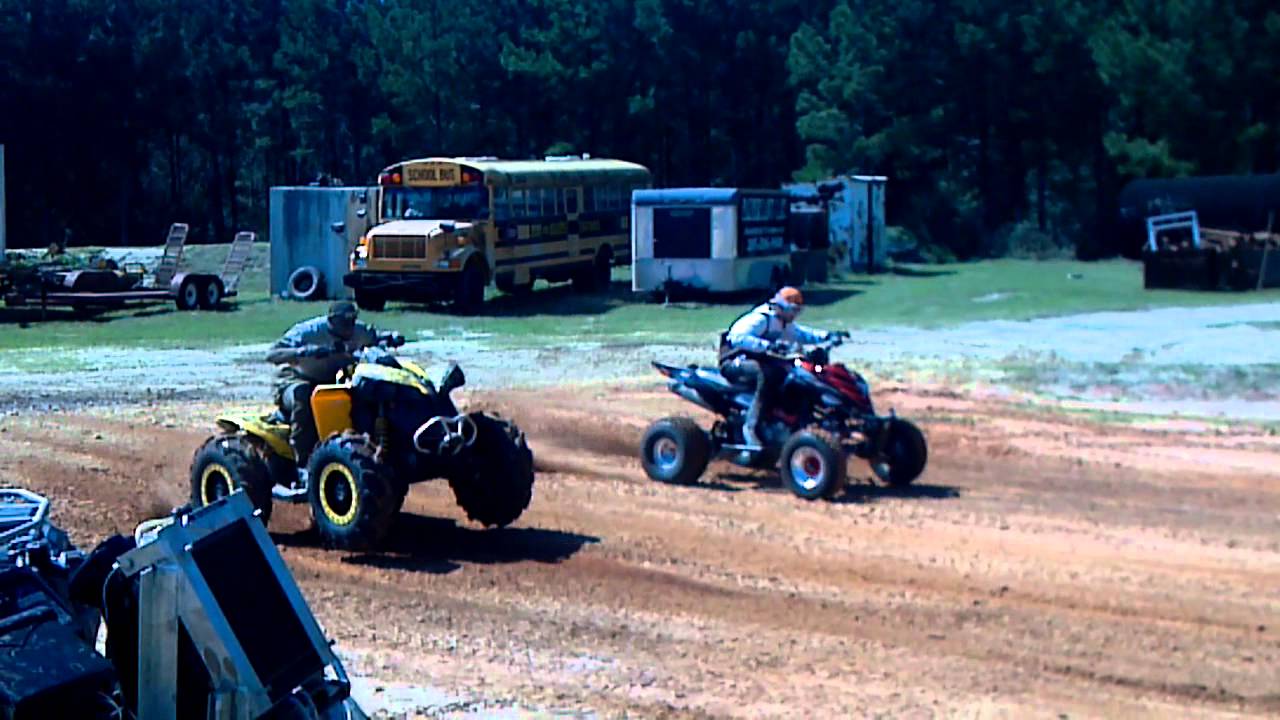 Can Am Renegade 800 >> 1000 renegade vs 700 raptor - YouTube Can Am Renegade 800 >> 1000 renegade vs 700 raptor - YouTube