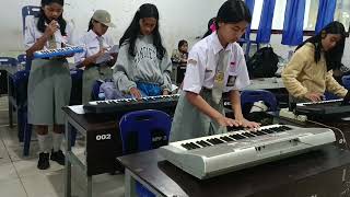 Latihan ansamble pianika SMA 2 SIDIKALANG 