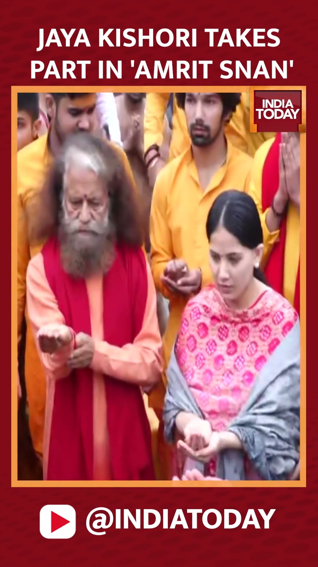 Jaya Kishori Joins Foreign Devotees For Holy Dip At Maha Kumbh: A Spiritual Confluence | India Today