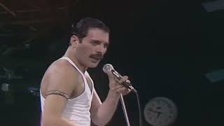 Freddie Mercury fala e a plateia repete...