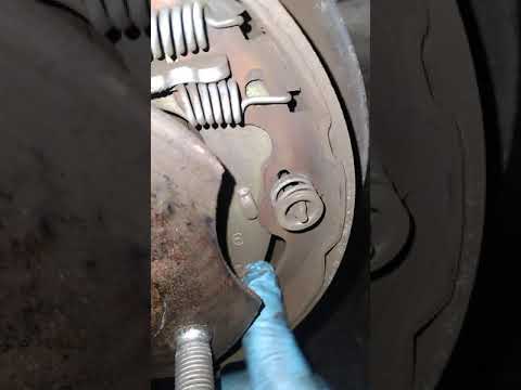 Toyota Yaris Handbrake Adjustment Brakeshoe 