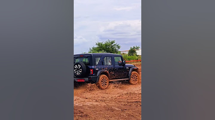 Mahindra Thar ROXX 5 Door Suv.. @ CIAL കൊച്ചി . കേരളം. മഹീന്ദ്ര അഡ്വഞ്ചർ, ഓഫ് റോഡ്. നീല നിറം,