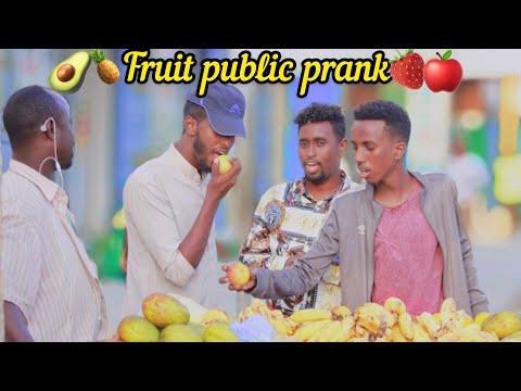 prank-||-eating-fruit-🍉-without-money💰-public-prank-somalia-2020
