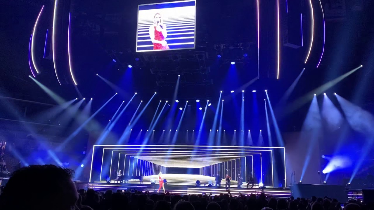 Celine Dion " That's the Way It Is - YouTube