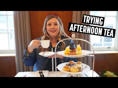 वीडियो: प्रसिद्ध बेट्टी कैफे चाय कमरे
