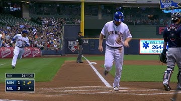 MIN@MIL: Segura smacks two-run single to pad lead