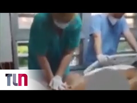 Indignante: médicos y enfermeros reanimaban a un paciente mientras se reían a carcajadas