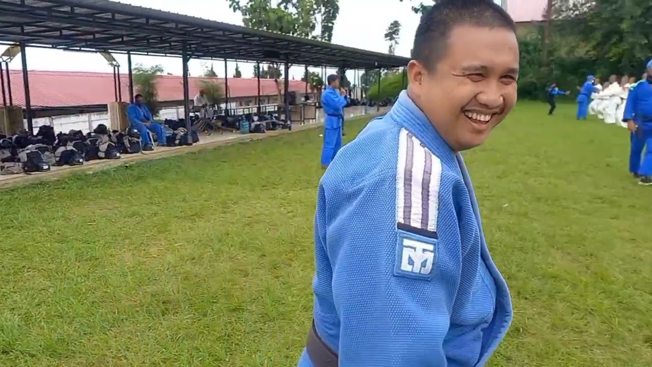 DASAR-DASAR BELADIRI POLRI, SALAM OLAHRAGA