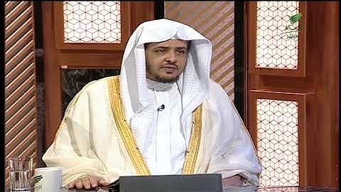 حكم قراءة المصلي أذكار ما بعد الصلاة وهو يمشي خارجا من المسجد ؟ الشيخ خالد المصلح
