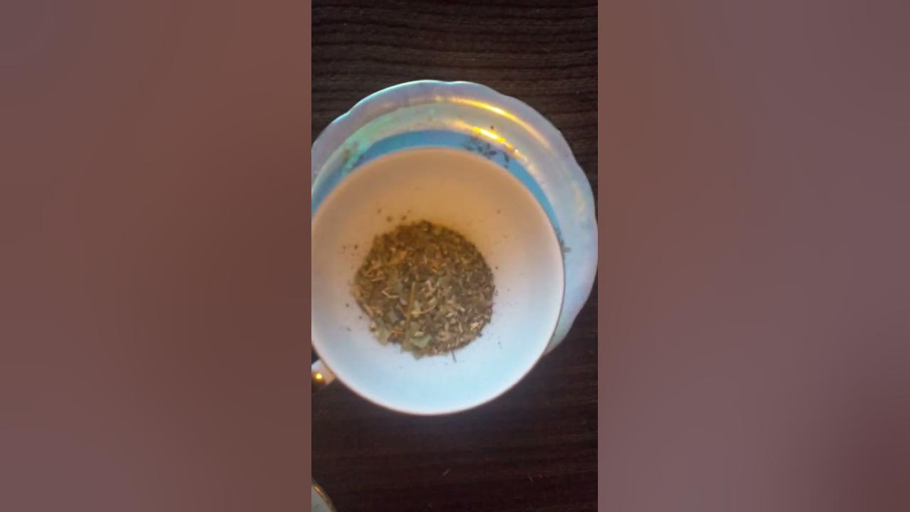 стихи про деревья. плакучая ива. ива имя женское. стих возле речки у обрыва плачет ива плачет ива. ива имя женское.