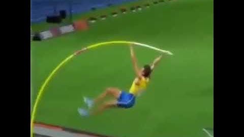 Cùng thưởng thức kỹ thuật nhảy sào tuyệt vời của VĐV người Nga