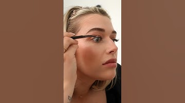 New lash style loading… 👀 #wispylashes #athomelashes #diylashes #grwm #citizenlash #lashtutorial