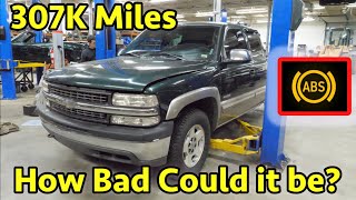 Everything WRONG With My $40 300,000 Mile Silverado From The Tow Lot