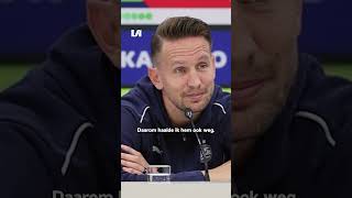 Bozs En De Jong Verdedigen Lang Na Handgebaar