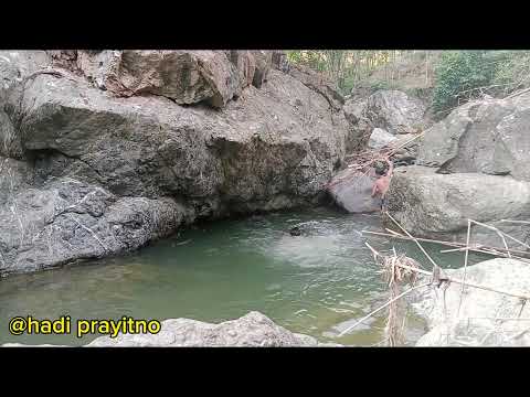 mandi sungai kedung gintung