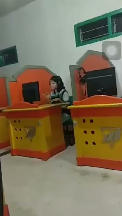 Kejadian lucu di WARNET