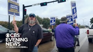 UAW reaches tentative labor deal with Stellantis
