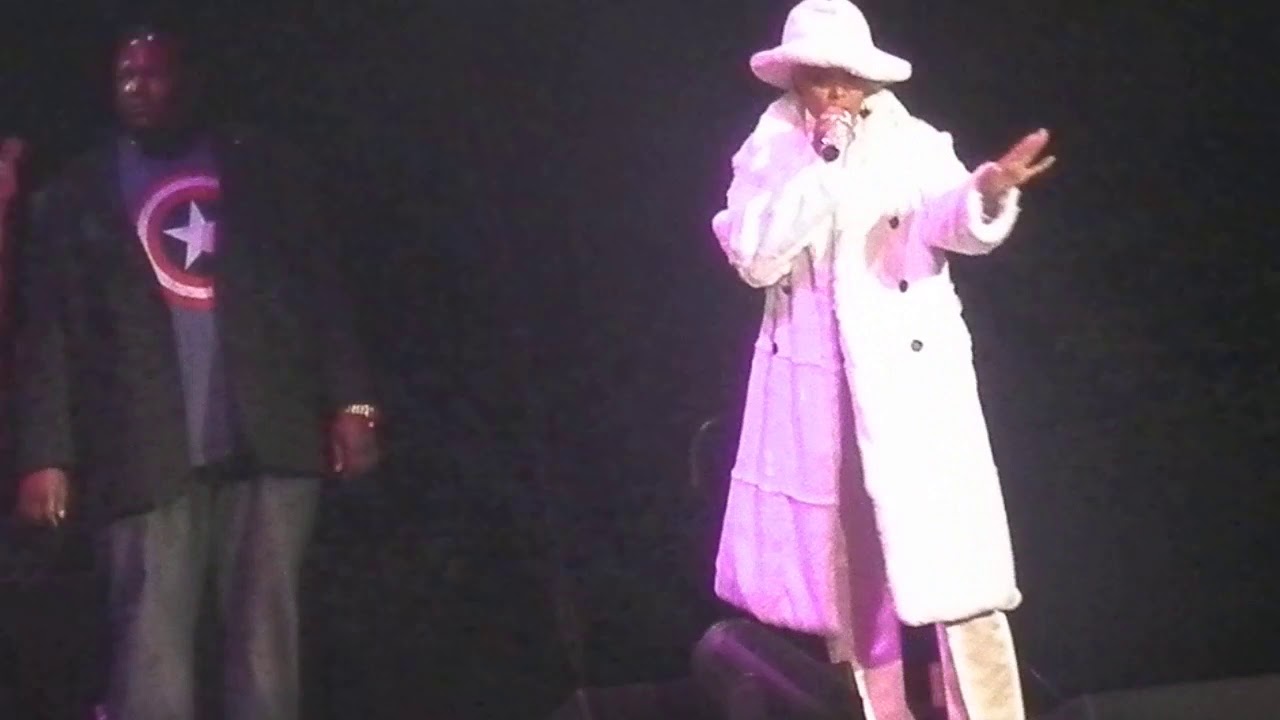 'The Fabulous' Monica "The Boy Is Mine" Clip (LIVE) YouTube