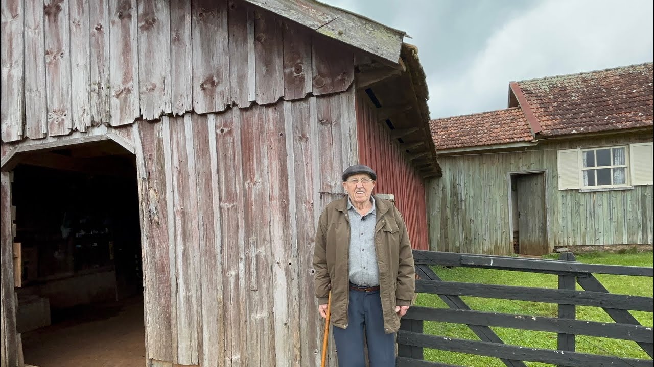 SENHOR ENOIR JOAQUIM DE 90 ANOS E VIVE NA FAZENDA ANTIGA - FAZENDA DA TAPERA EM CAMBARÁ DO SUL RS