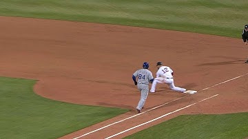 TEX@BOS: Pedroia makes nice pick, starts double play