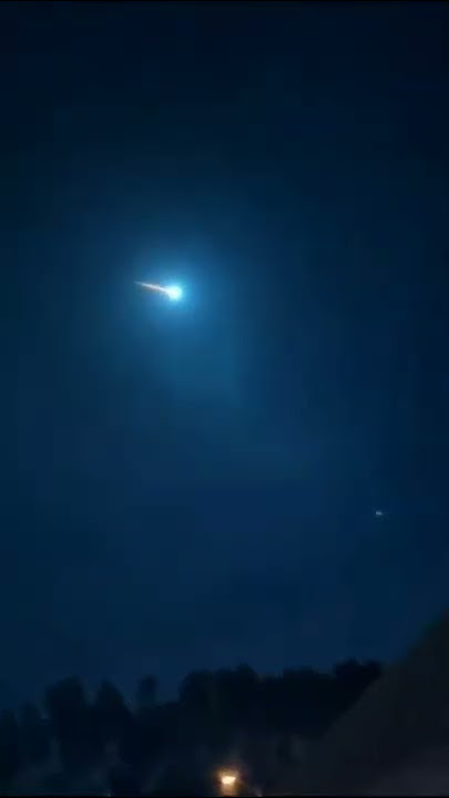 Olha que lindo esse Meteoro registrado no fds, em Goiás 🤩 #shorts #astronomia #meteoro