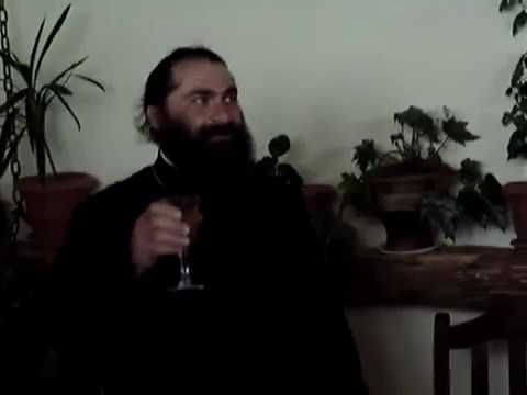 მეუფე იეგუდიელი ლოცავს ჩოხოსნებს