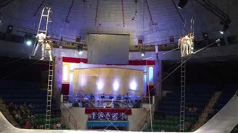 Buổi diễn đầu tiên tại Liên Đoàn Xiếc Việt Nam