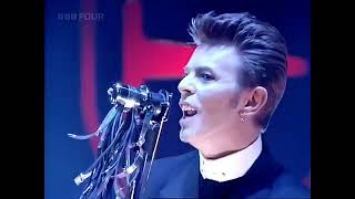 David Bowie feat. Pet Shop Boys: Hallo Space  (TOTP 1996)