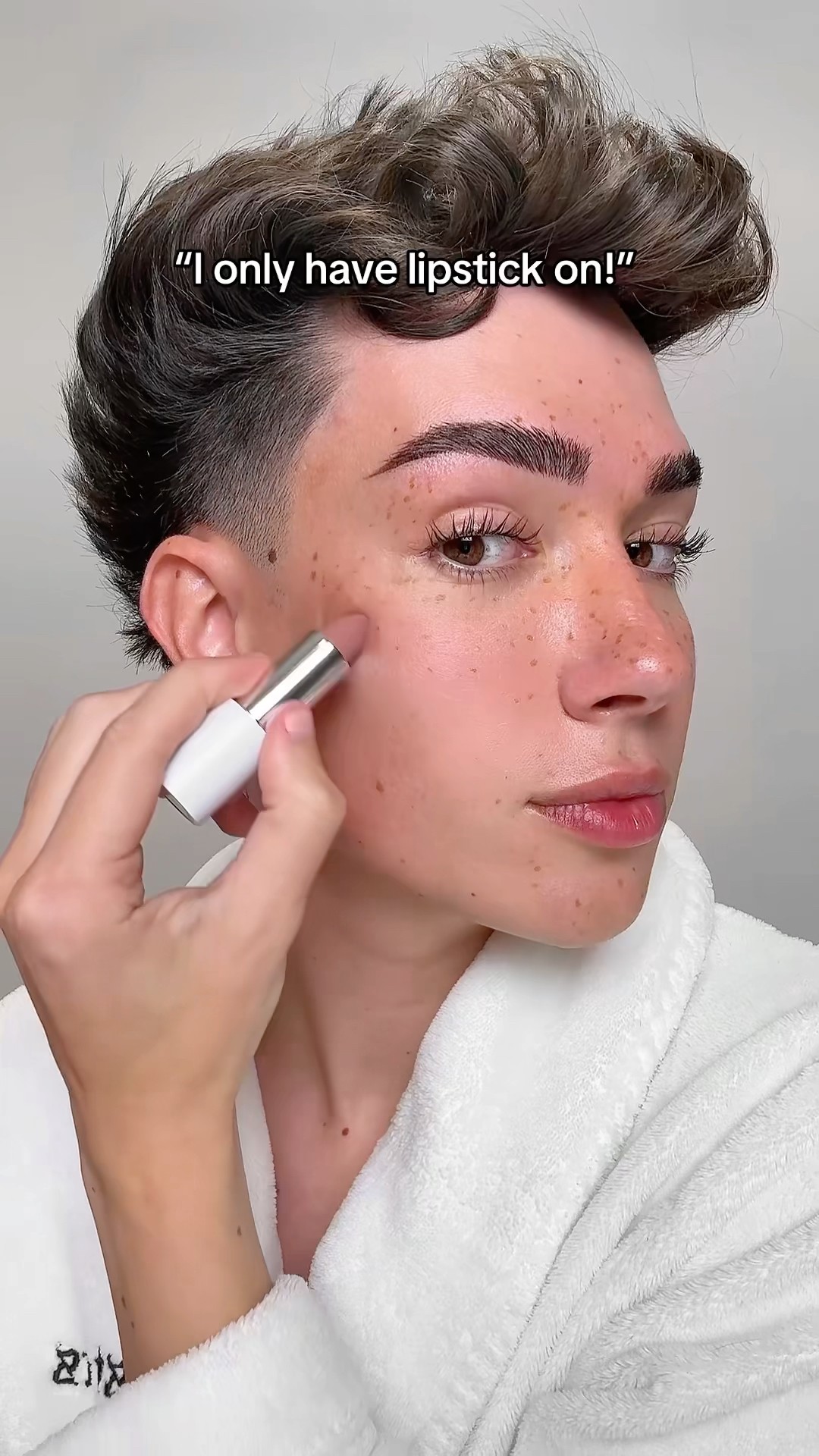 FULL FACE USING ONLY 1 LIPSTICK ?