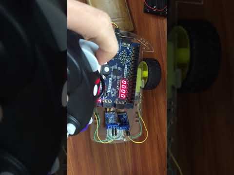 וִידֵאוֹ: בקר רובוט בהשראת N64 (Arduino + NRF24L01): 4 שלבים