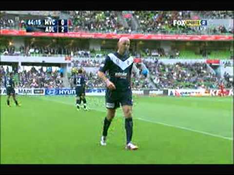 Kevin Muscat gets sent off vs Adelaide United 8th January 2011