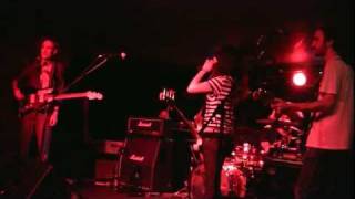 Yuck - Rubber [Live at The Cooler, Bristol UK 08.10.2010]