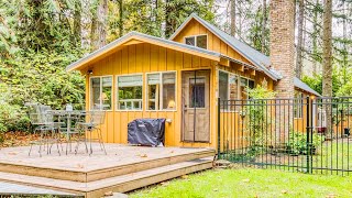 Charming cabin House With View | Lovely Tiny House