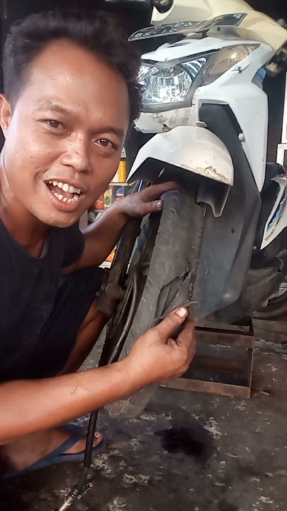 Detik Detik BAN MOTOR MELETUS
