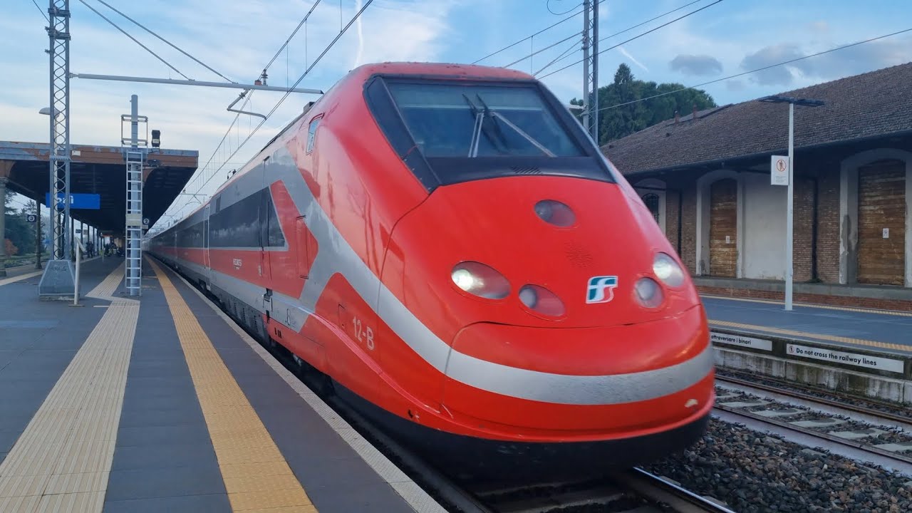 TRENI DI INIZIO DICEMBRE IN ARRIVO, PARTENZA E TRANSITO ALLA STAZIONE DI FORLÌ!