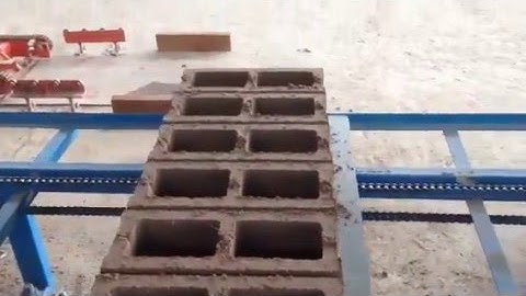 QT5-15 Full Automatic Brick Making Machine in MOZAMBIQUE