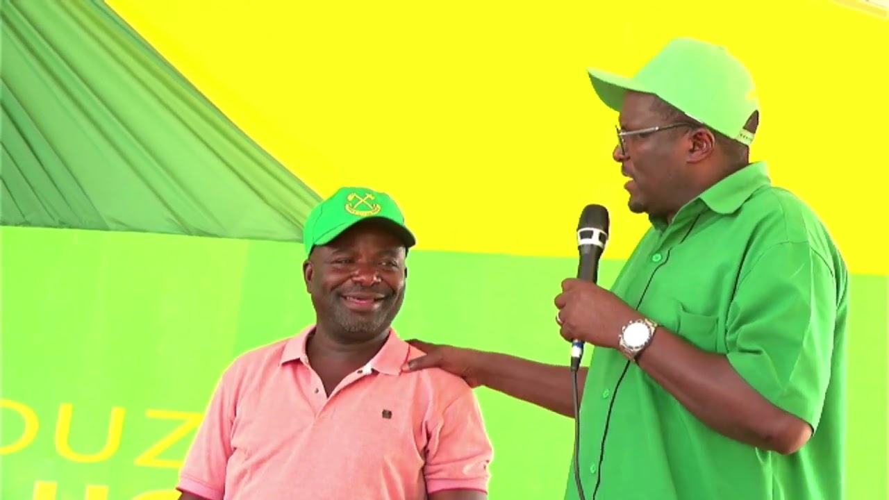 MBUNGE MATAAFU wa KIBITI amwambia maneno haya MBUNGE WA KIBITI MBELE YA WANANCHI NA JOKATE