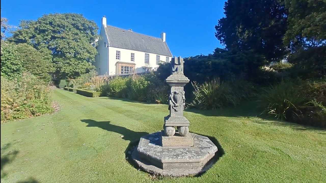 INVERESK LODGE GARDEN, SCOTLAND