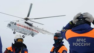 Вертолет МЧС России спас рыбака с судна в Охотском море
