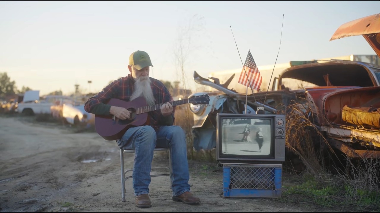 Seasick Steve - The Last Season of America (Official Video)